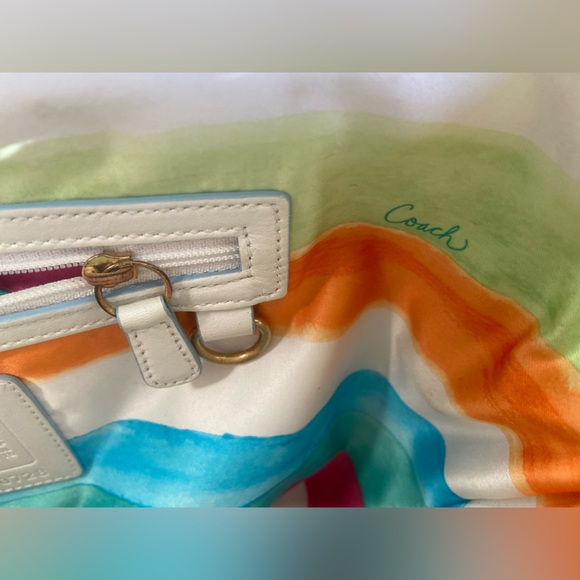 Beautiful COACH Straw Tote Bag and Multi Charm Key Chain. Like New. 🐝 - Picture 11 of 14